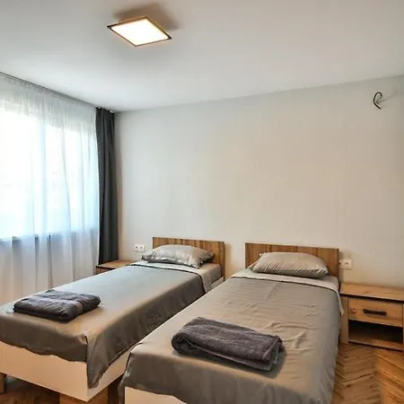 House Stavrevi Дом отдыха *